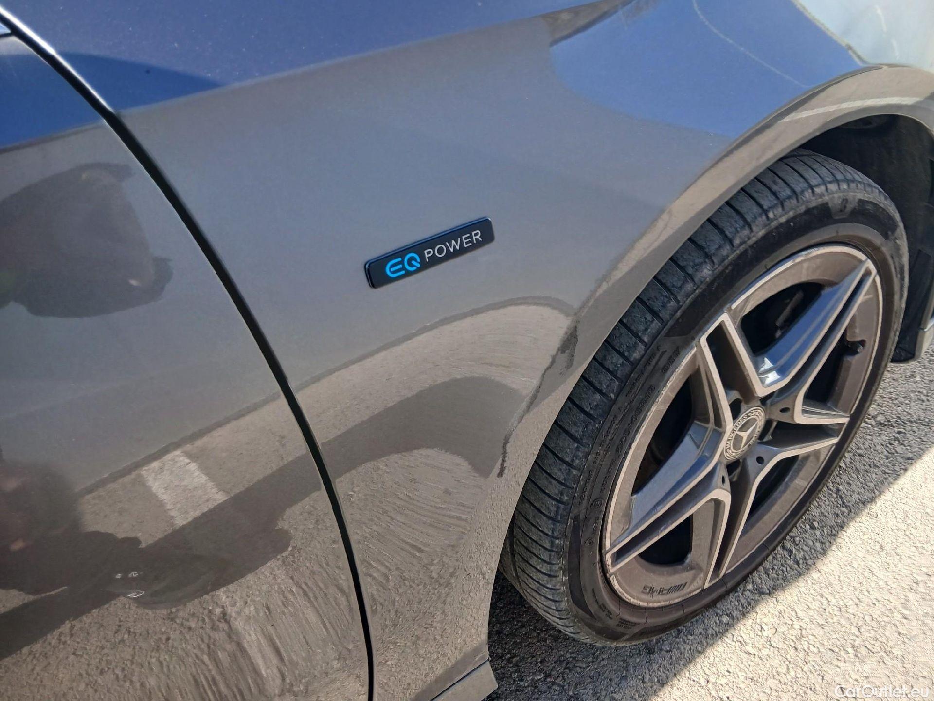  Mercedes  A-Klasse MERCEDES-BENZ Clase A / 2018 / 5P / berlina con portón A 250 e #26