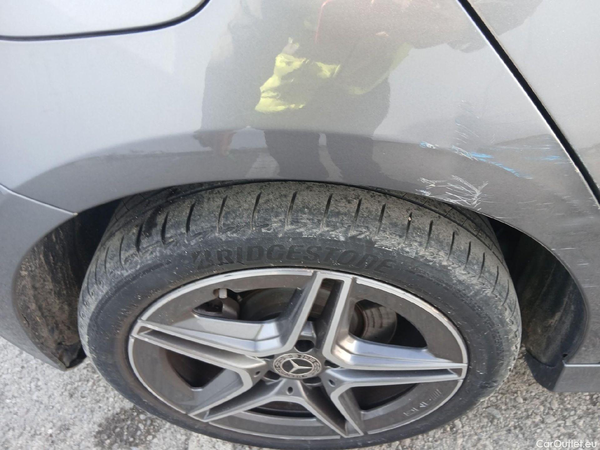  Mercedes  A-Klasse MERCEDES-BENZ Clase A / 2018 / 5P / berlina con portón A 250 e #19