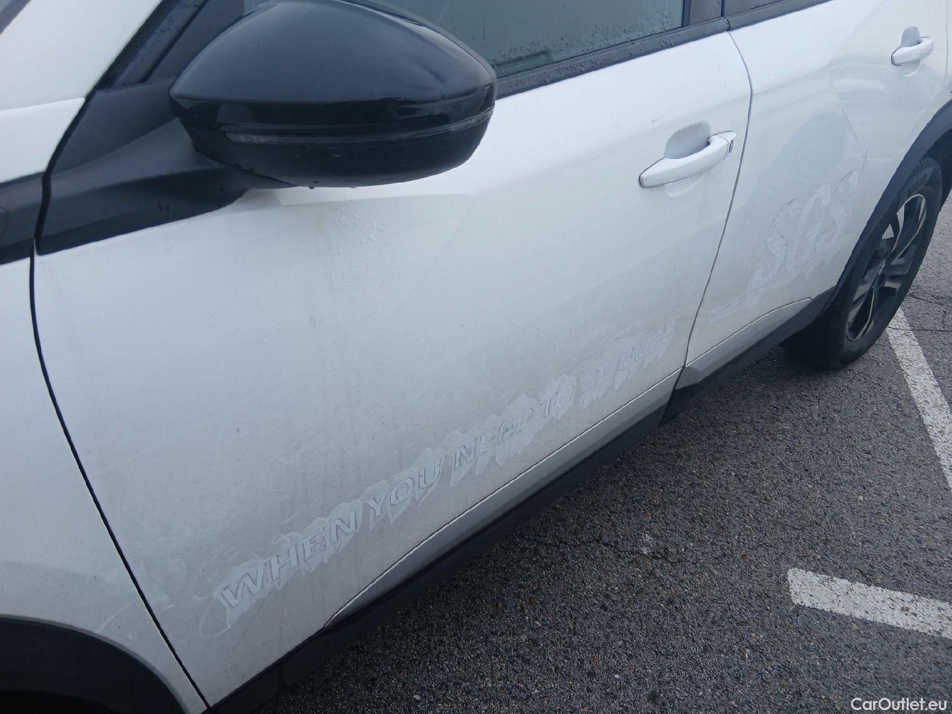  Peugeot  2008 PEUGEOT  / 2019 / 5P / todoterreno Allure BlueHDI 81kW (110CV) #9