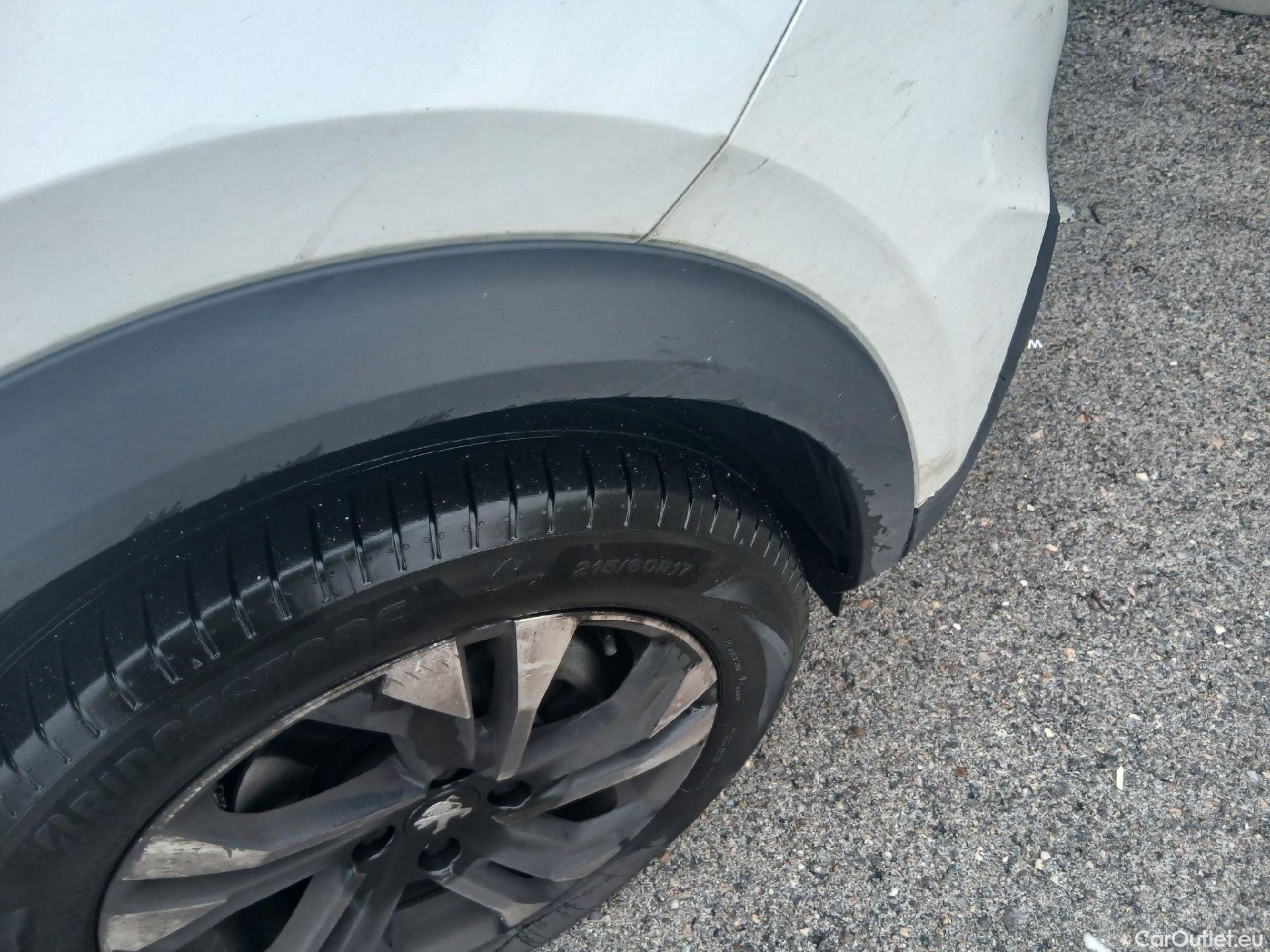  Peugeot  2008 PEUGEOT  / 2019 / 5P / todoterreno Allure BlueHDI 81kW (110CV) #22