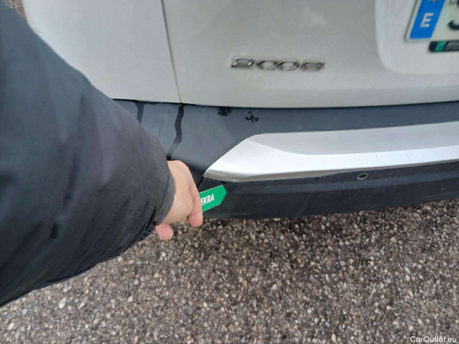  Peugeot  2008 PEUGEOT  / 2019 / 5P / todoterreno Active Pack Puretech 100 S&S BVM6 #9