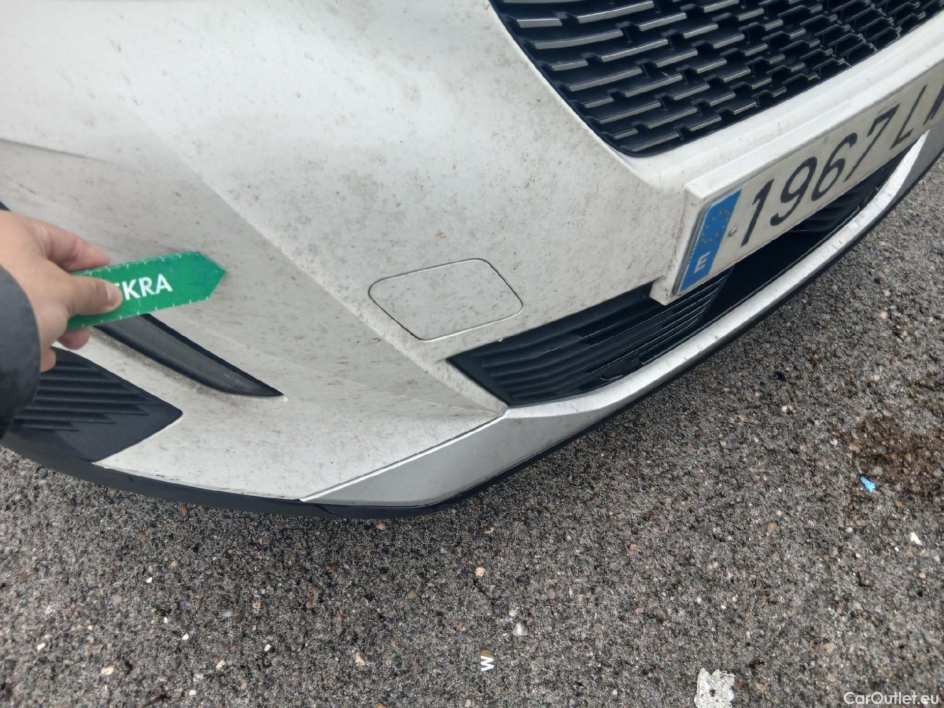  Peugeot  2008 PEUGEOT  / 2019 / 5P / todoterreno Allure BlueHDI 81kW (110CV) #4