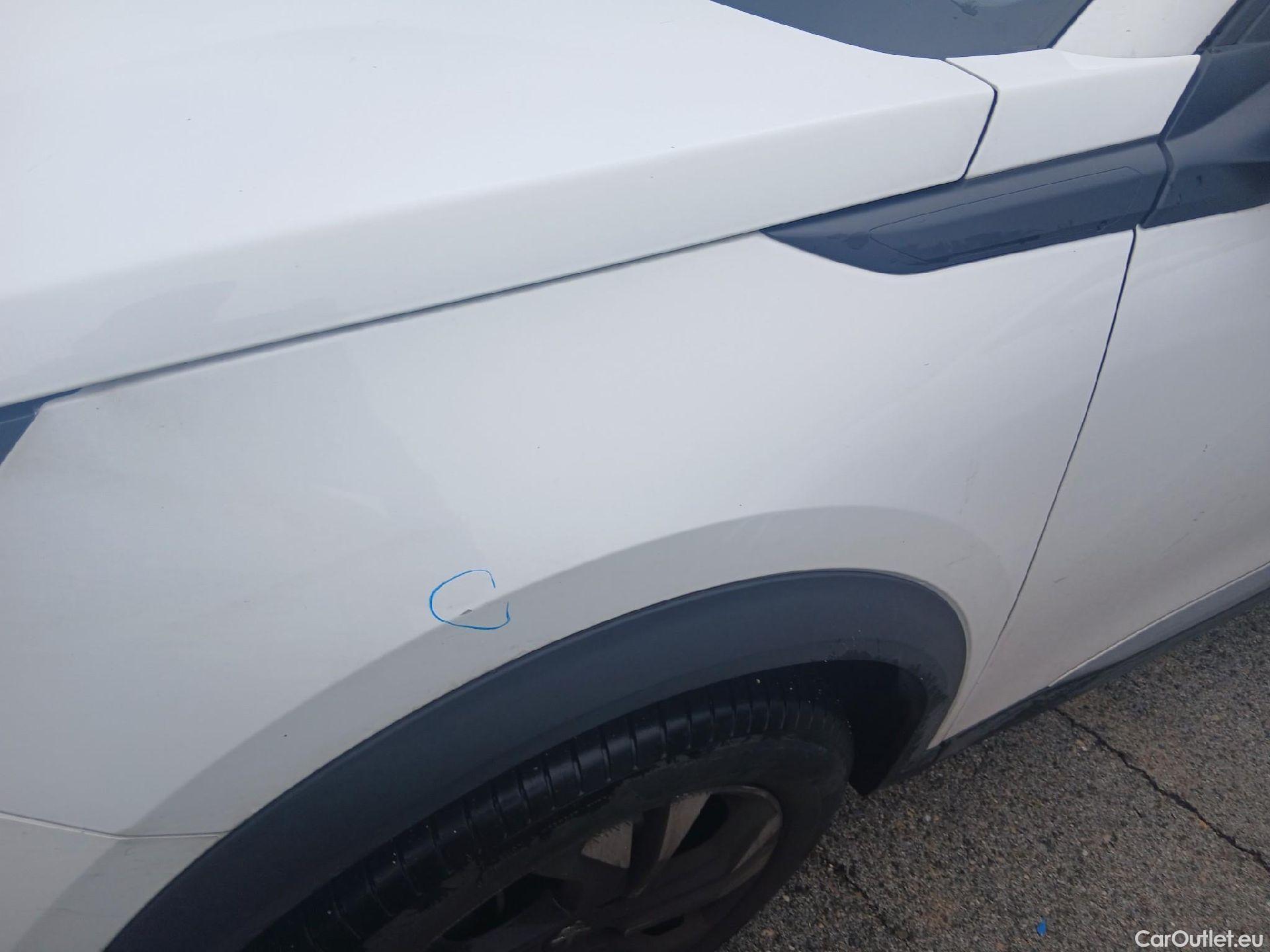  Peugeot  2008 PEUGEOT  / 2019 / 5P / todoterreno Allure BlueHDI 81kW (110CV) #10