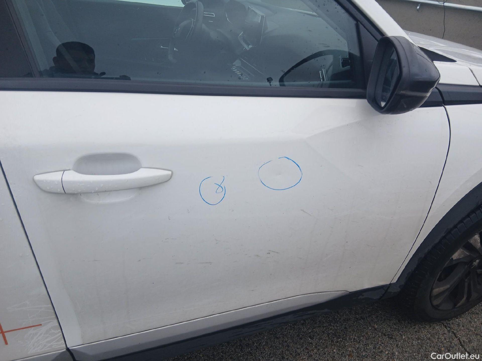  Peugeot  2008 PEUGEOT  / 2019 / 5P / todoterreno Allure BlueHDI 81kW (110CV) #19