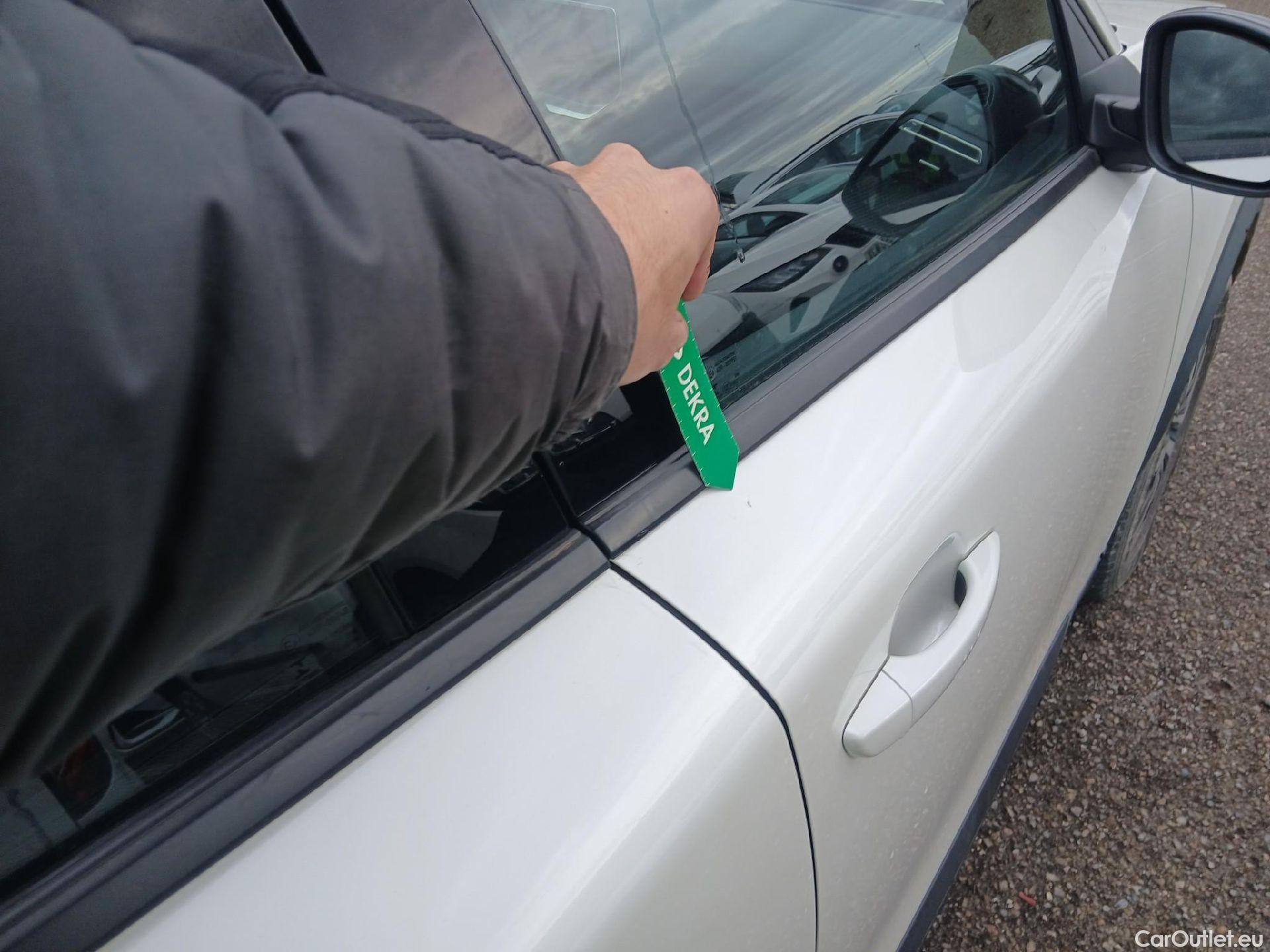  Peugeot  2008 PEUGEOT  / 2019 / 5P / todoterreno Active Pack Puretech 100 S&S BVM6 #14