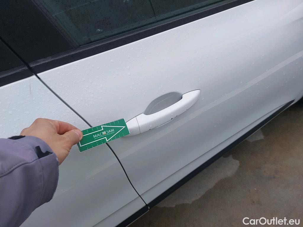  Renault  Clio RENAULT  / 2019 / 5P / berlina con portón Business Blue dCi 74kW (100CV) #24