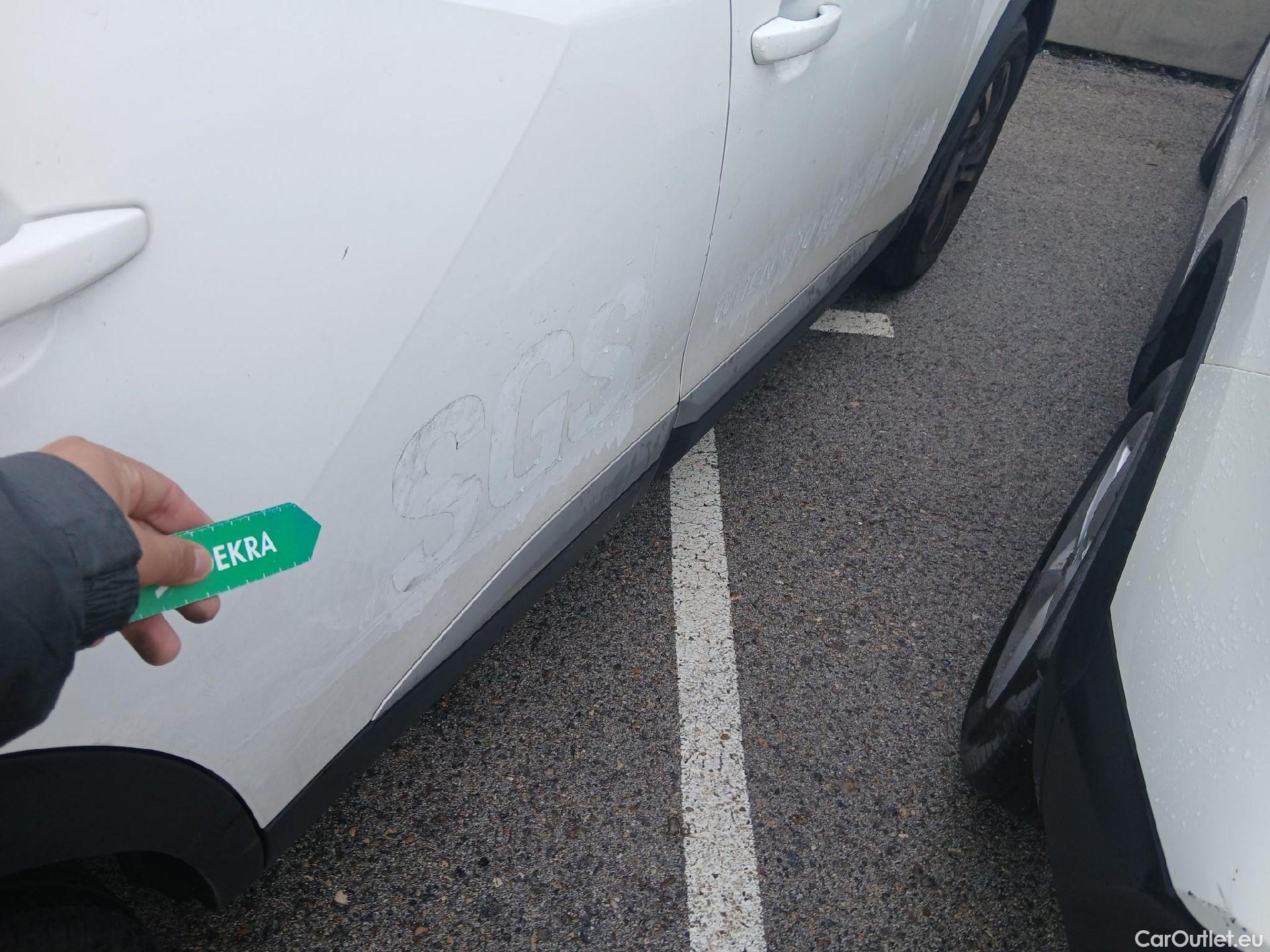  Peugeot  2008 PEUGEOT  / 2019 / 5P / todoterreno Allure BlueHDI 81kW (110CV) #21