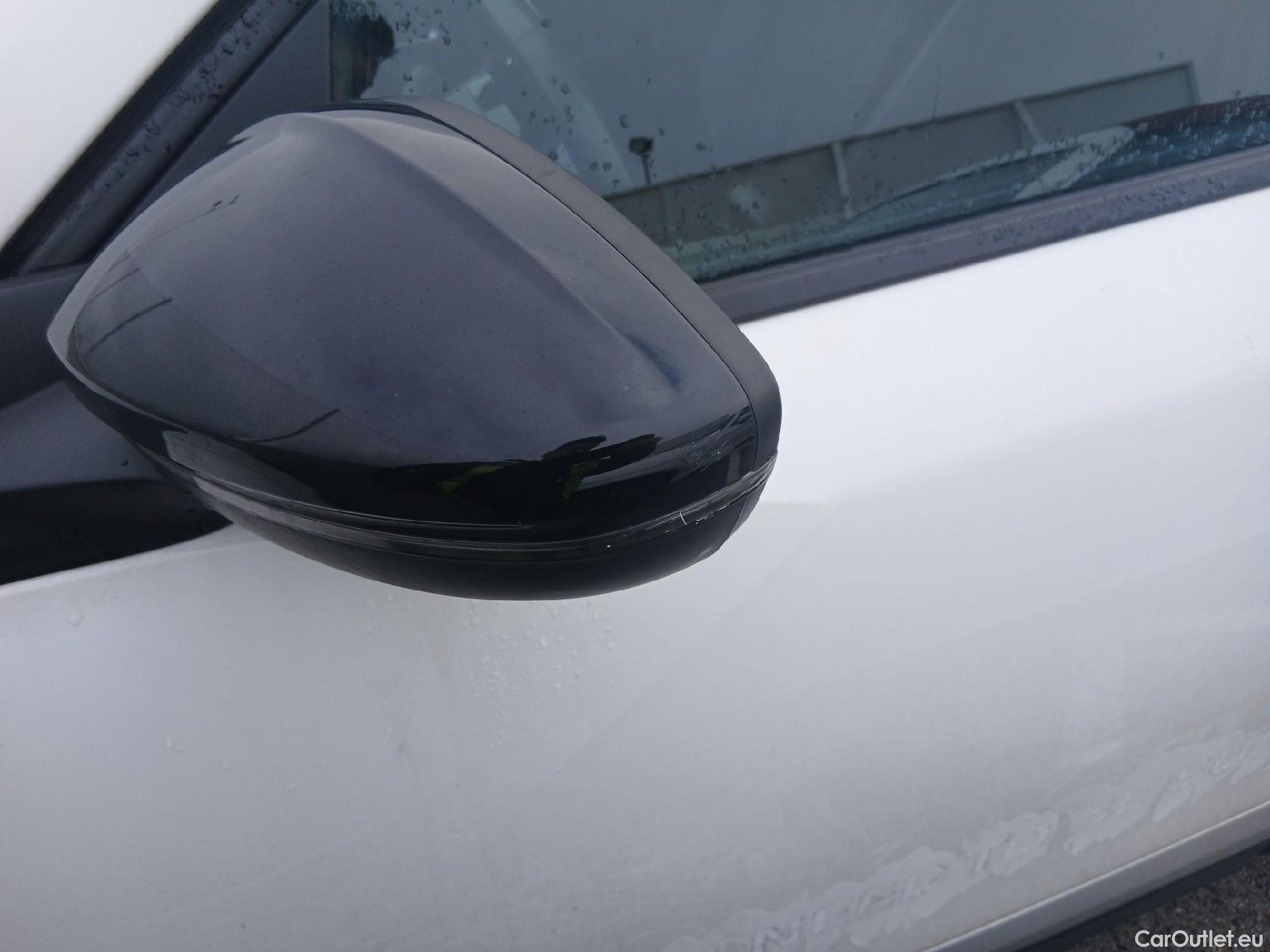  Peugeot  2008 PEUGEOT  / 2019 / 5P / todoterreno Allure BlueHDI 81kW (110CV) #11