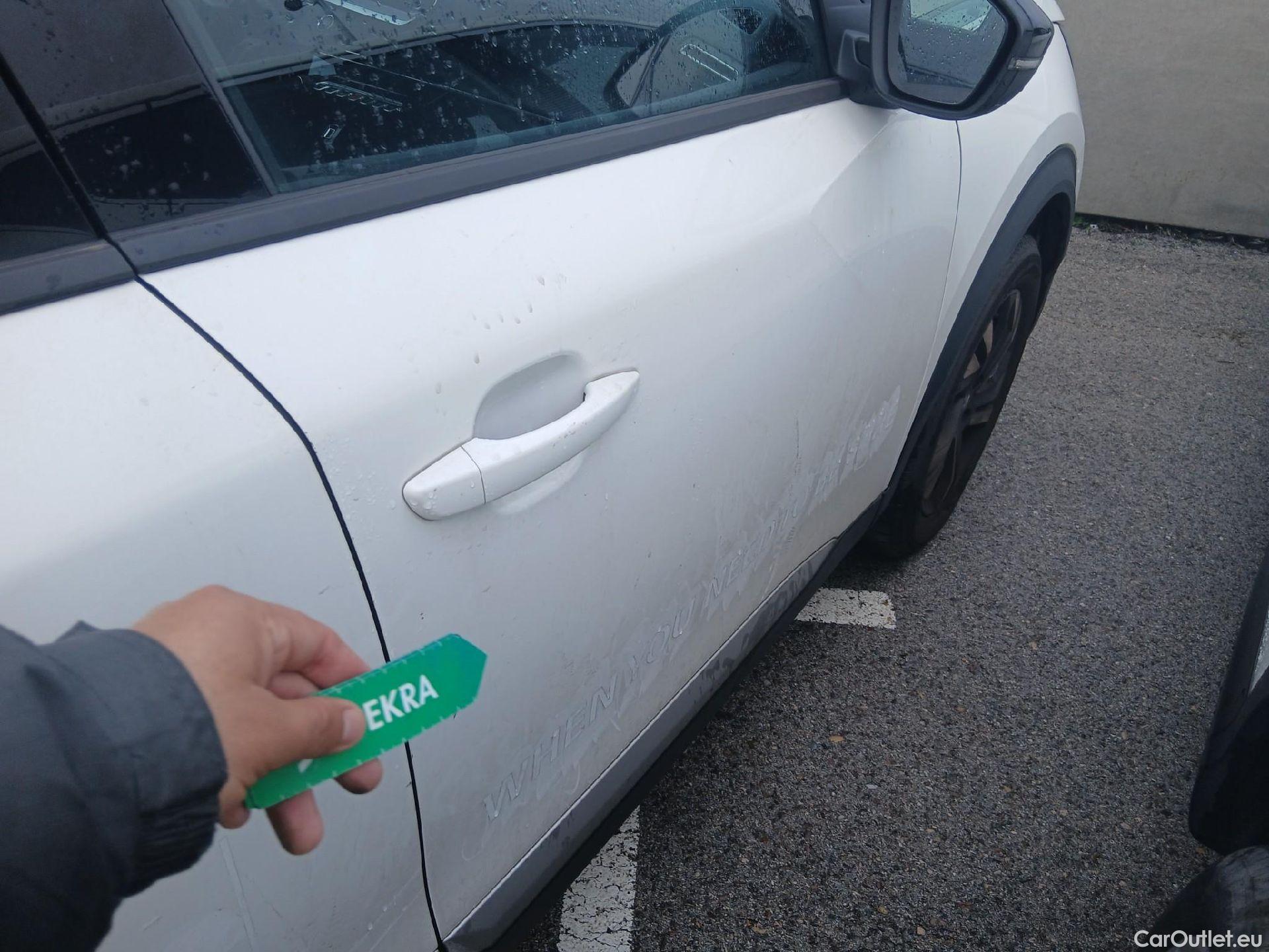  Peugeot  2008 PEUGEOT  / 2019 / 5P / todoterreno Allure BlueHDI 81kW (110CV) #24