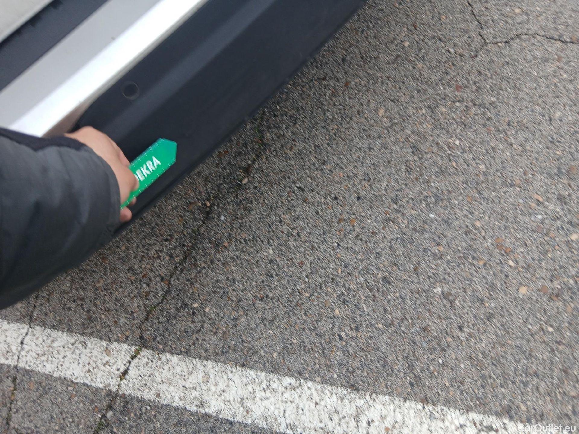  Peugeot  2008 PEUGEOT  / 2019 / 5P / todoterreno Allure BlueHDI 81kW (110CV) #15