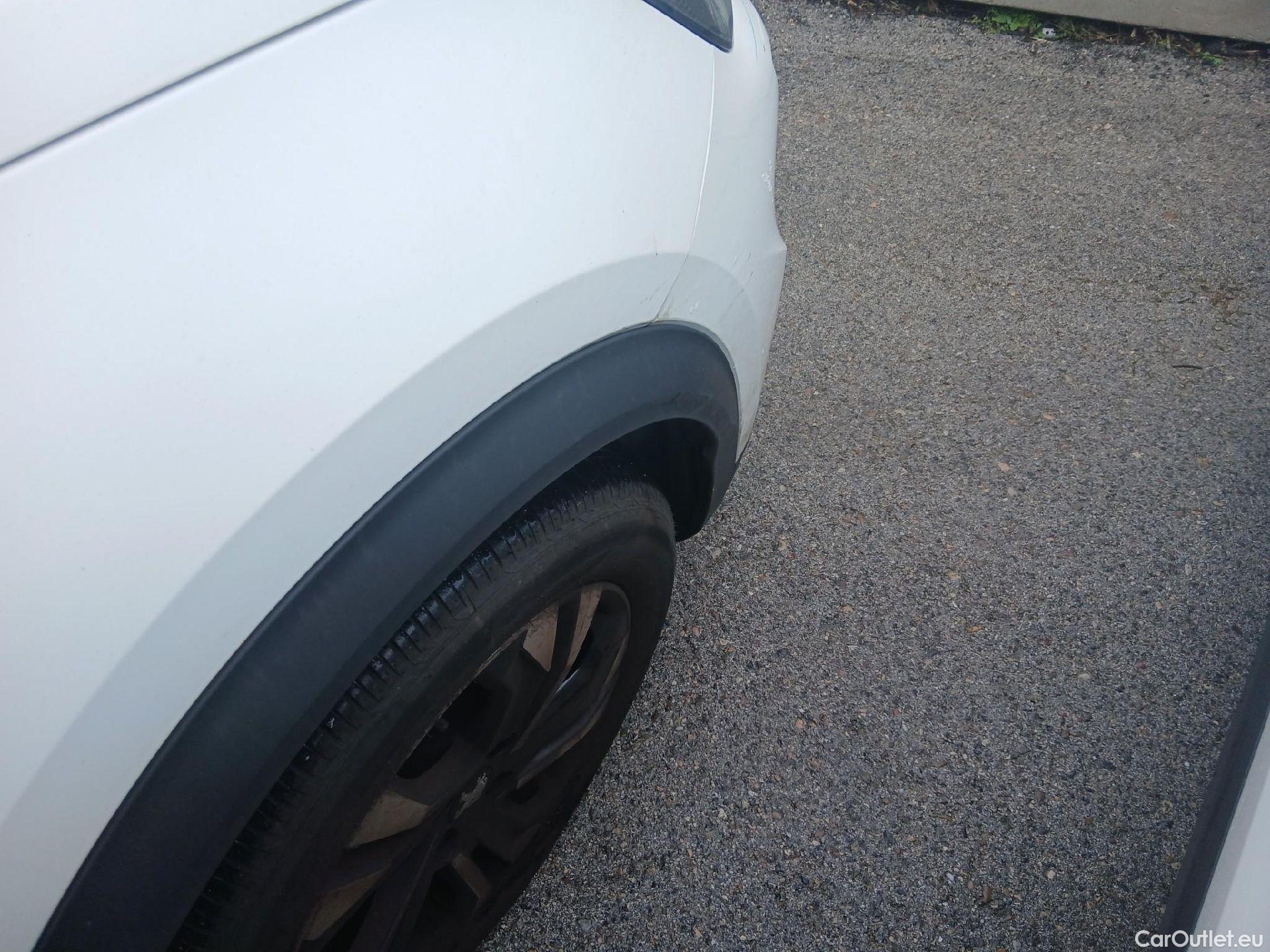  Peugeot  2008 PEUGEOT  / 2019 / 5P / todoterreno Allure BlueHDI 81kW (110CV) #25