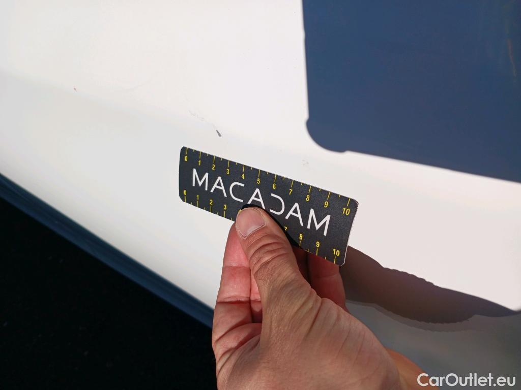  Toyota  Yaris TOYOTA  / 2017 / 5P / berlina con portón 1.5 Hybrid Active #29