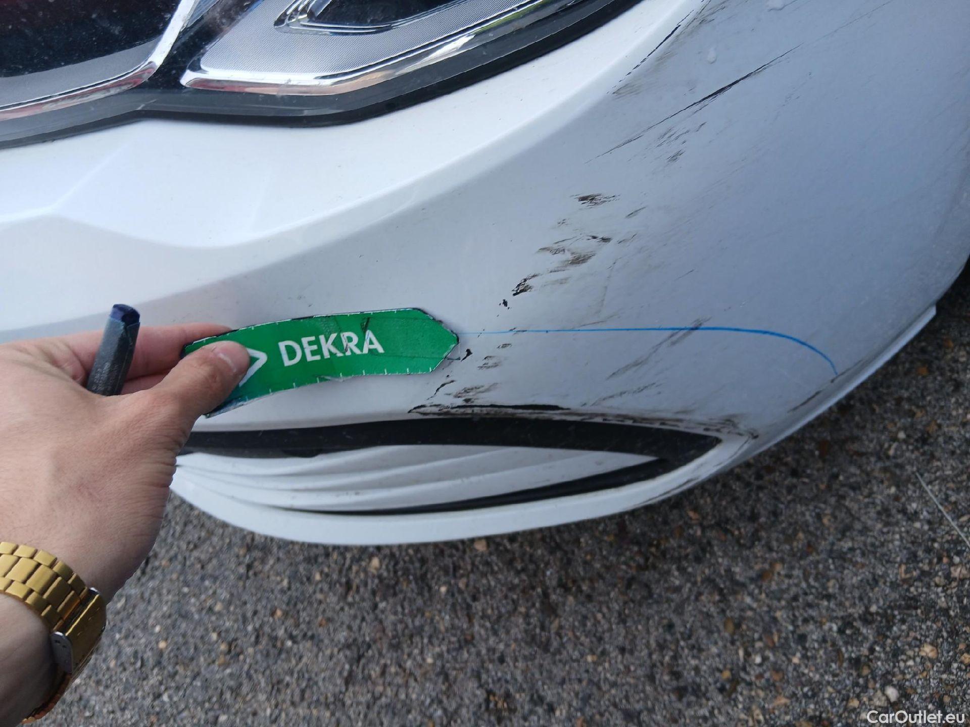  Volkswagen  Golf  VOLKSWAGEN / 2020 / 5P / berlina con portón 2.0 TDI 85kW (115CV) #2