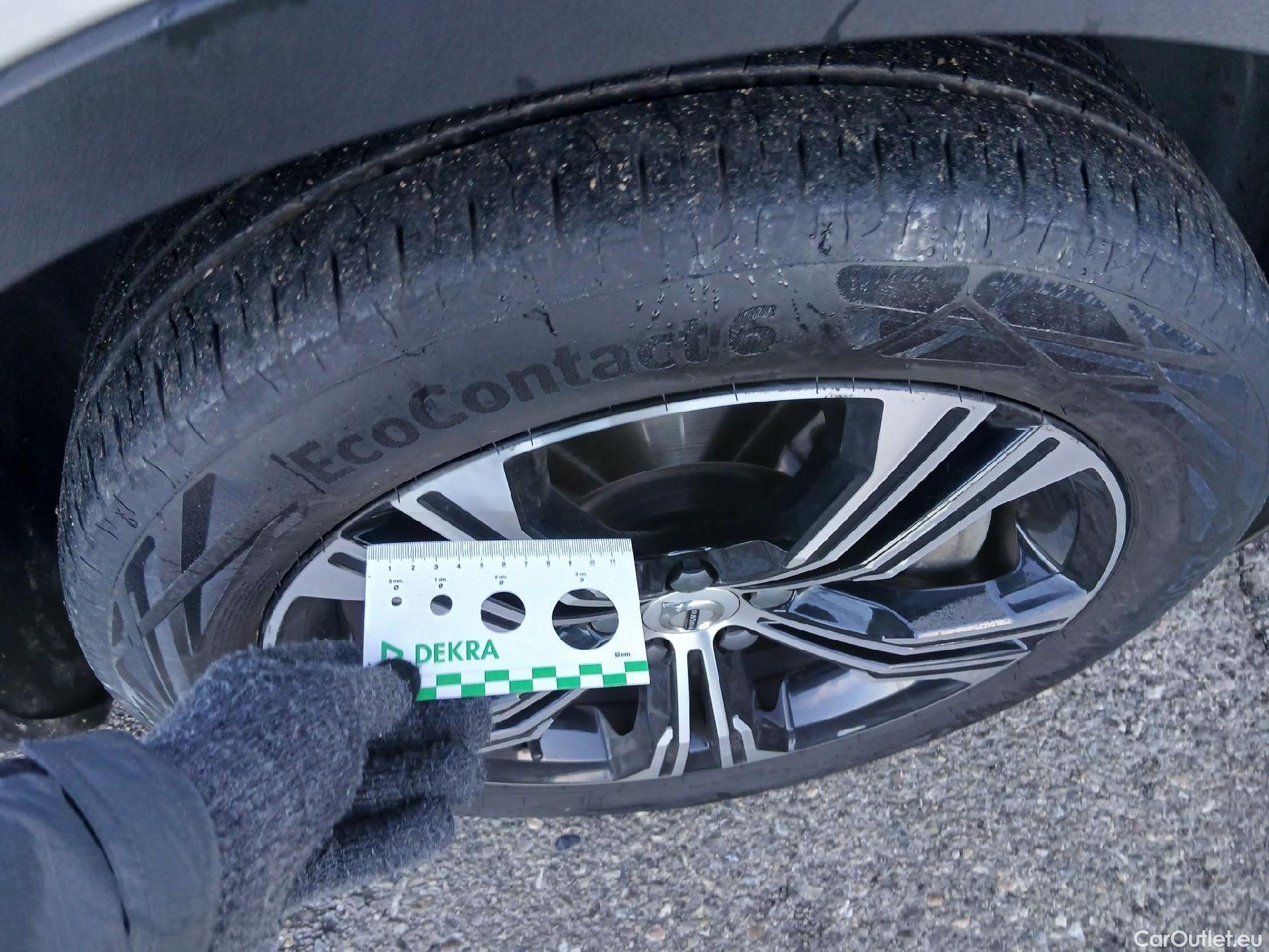  Volvo  XC 40 VOLVO XC40 / 2017 / 5P / todoterreno 1.5 T4 Twin Recharge Inscription Ex Auto #12