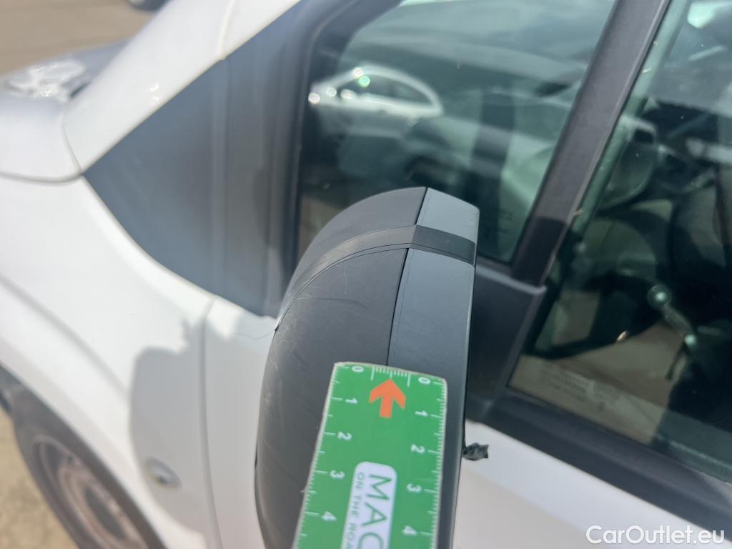  Citroen  Berlingo CITROEN  / 2018 / 4P / combi Talla M BlueHDi 100 LIVE (AC) #31