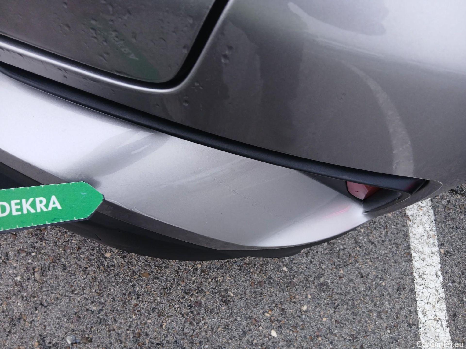  Toyota  C-HR TOYOTA  / 2016 / 5P / todoterreno 1.8 125H Advance (CX) #16