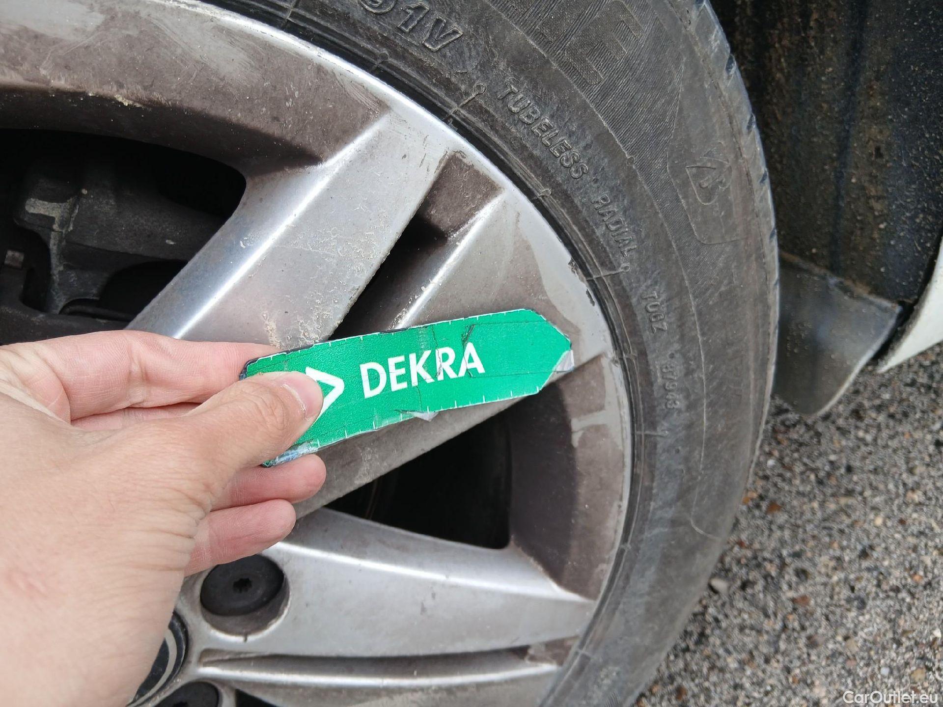  Volkswagen  Golf  VOLKSWAGEN / 2020 / 5P / berlina con portón 2.0 TDI 85kW (115CV) #34