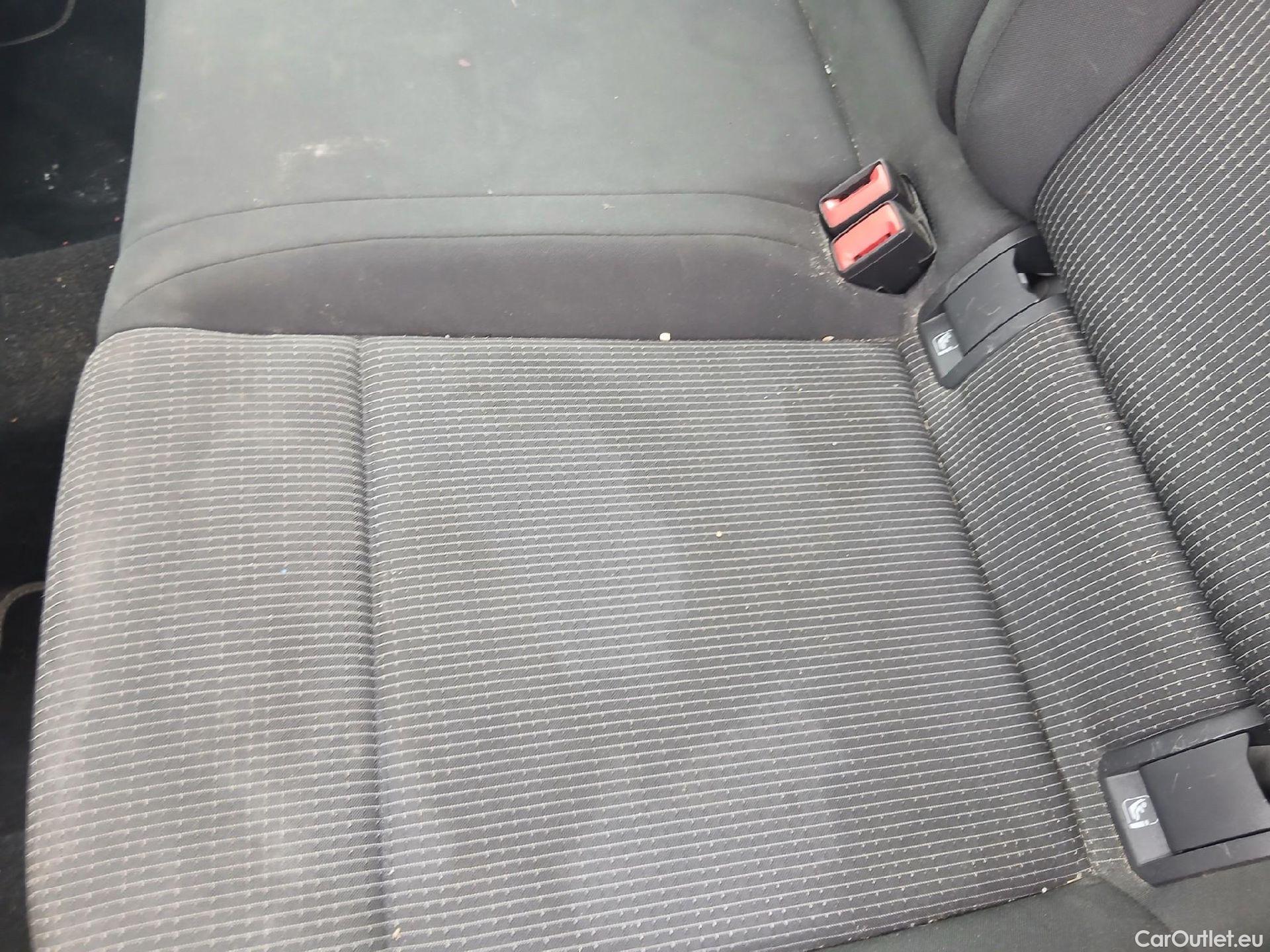  Volkswagen  Golf  VOLKSWAGEN / 2020 / 5P / berlina con portón 2.0 TDI 85kW (115CV) #16