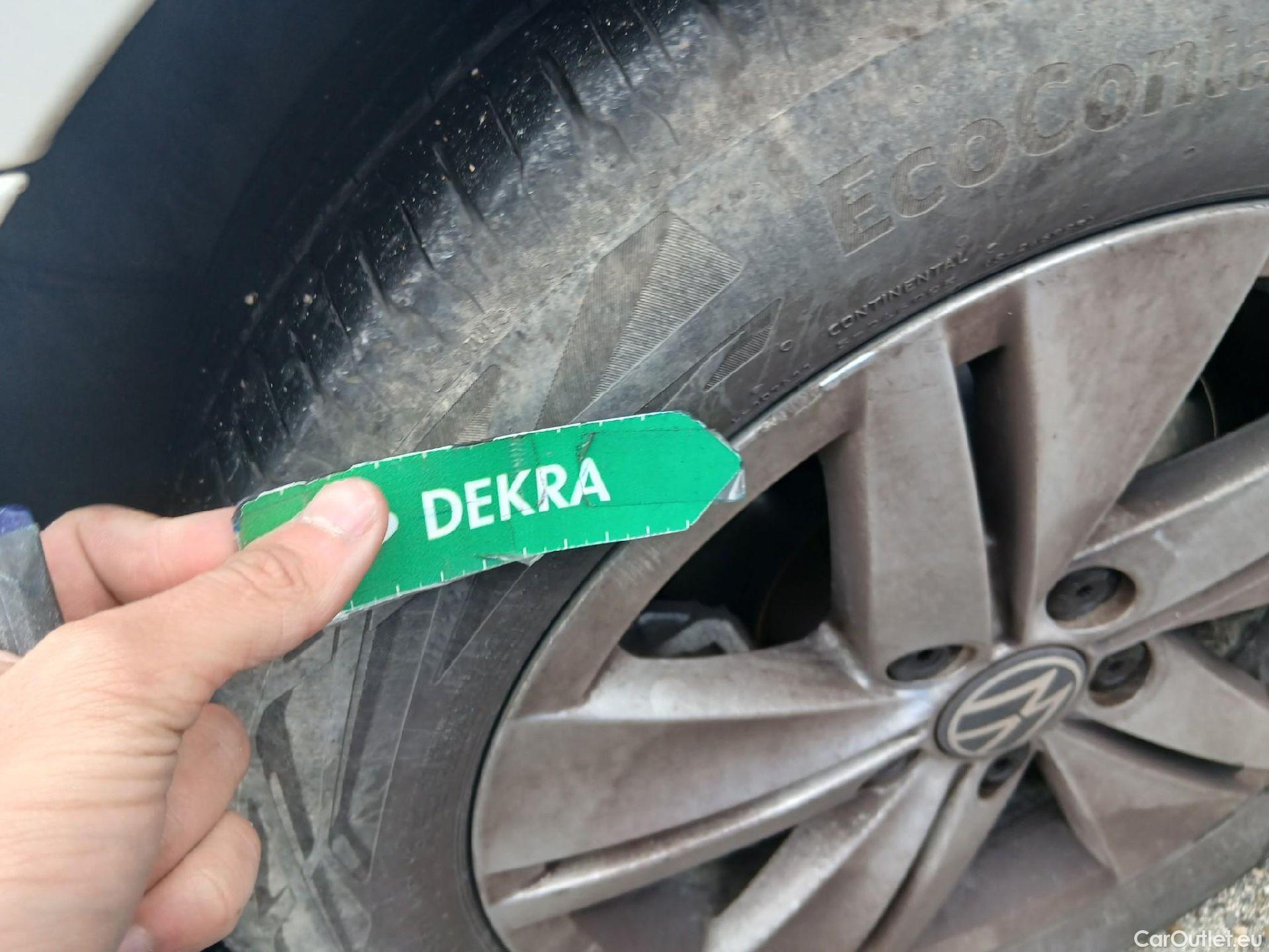  Volkswagen  Golf  VOLKSWAGEN / 2020 / 5P / berlina con portón 2.0 TDI 85kW (115CV) #6