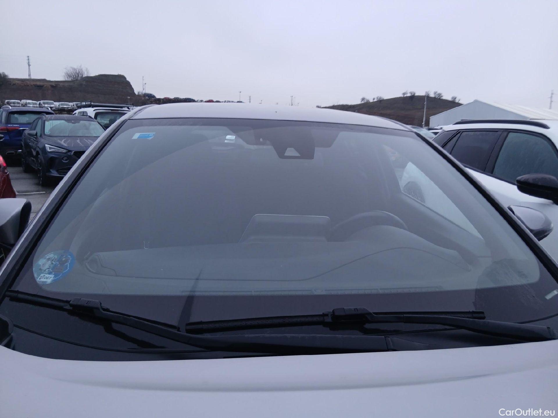  Toyota  C-HR TOYOTA  / 2016 / 5P / todoterreno 1.8 125H Advance (CX) #9