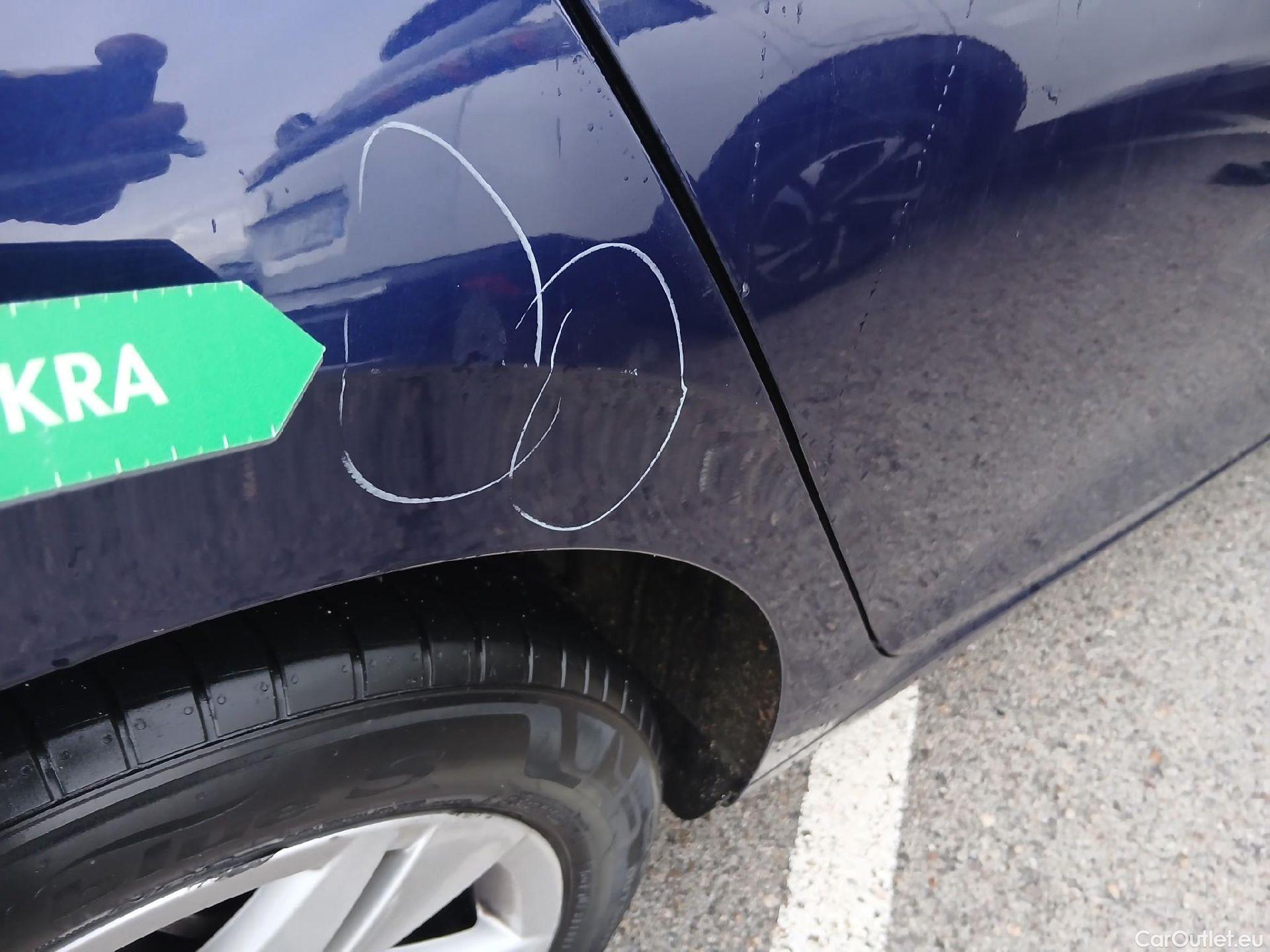  Volkswagen  Golf  VOLKSWAGEN / 2020 / 5P / berlina con portón 2.0 TDI 85kW (115CV) #31