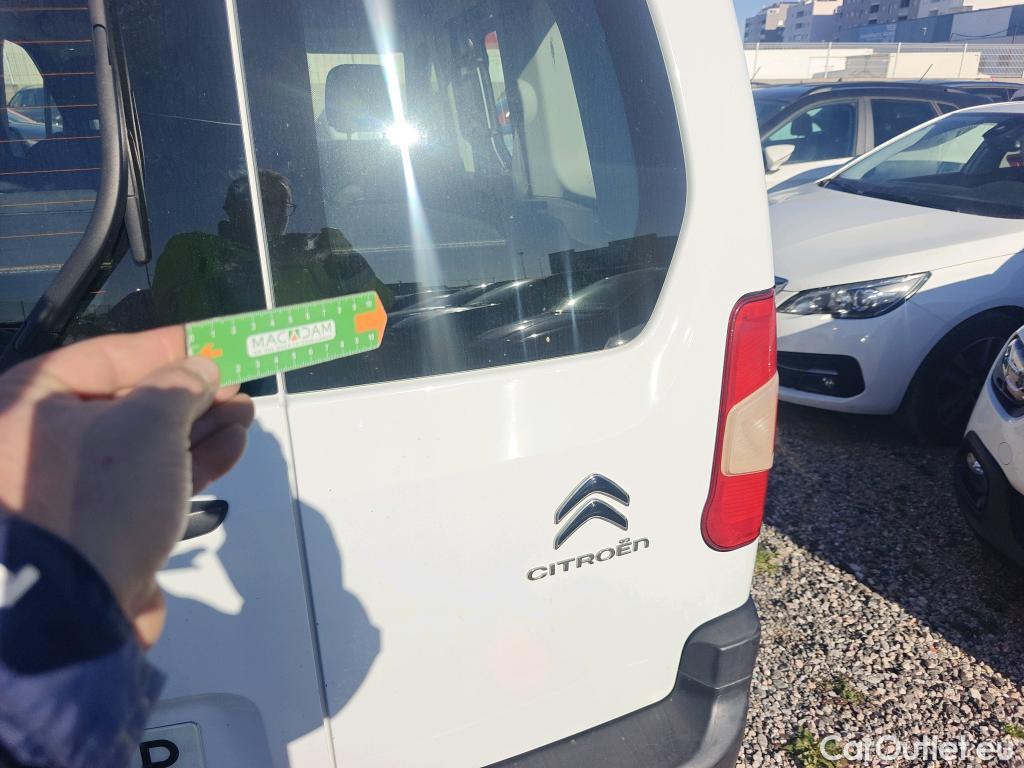  Citroen  Berlingo CITROEN  / 2018 / 4P / monovolumen compacto Talla M BlueHDi 100 S&S LIVE PACK #31