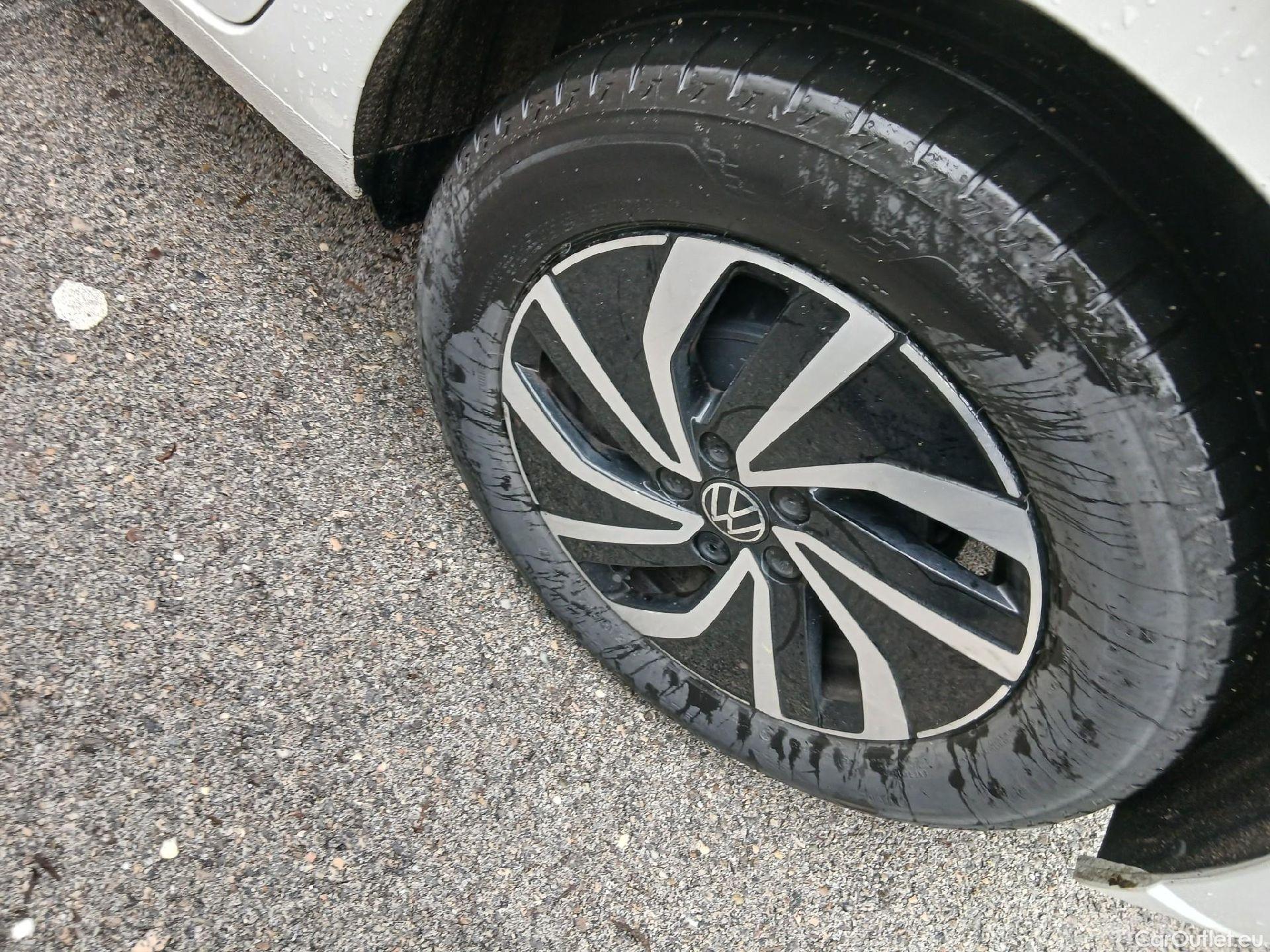  Volkswagen  Polo VOLKSWAGEN  / 2021 / 5P / berlina con portón Life 1.0 TSI 70kW (95CV) #2