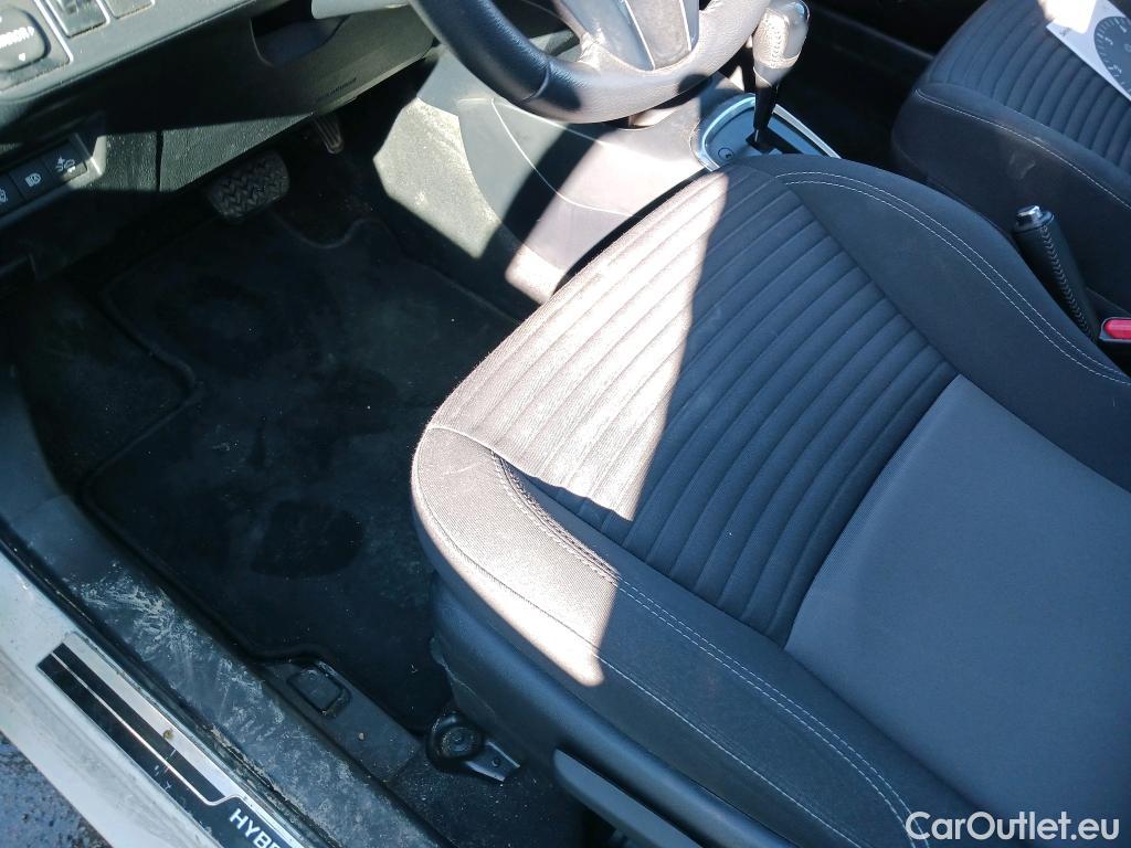  Toyota  Yaris TOYOTA  / 2017 / 5P / berlina con portón 1.5 Hybrid Active #7