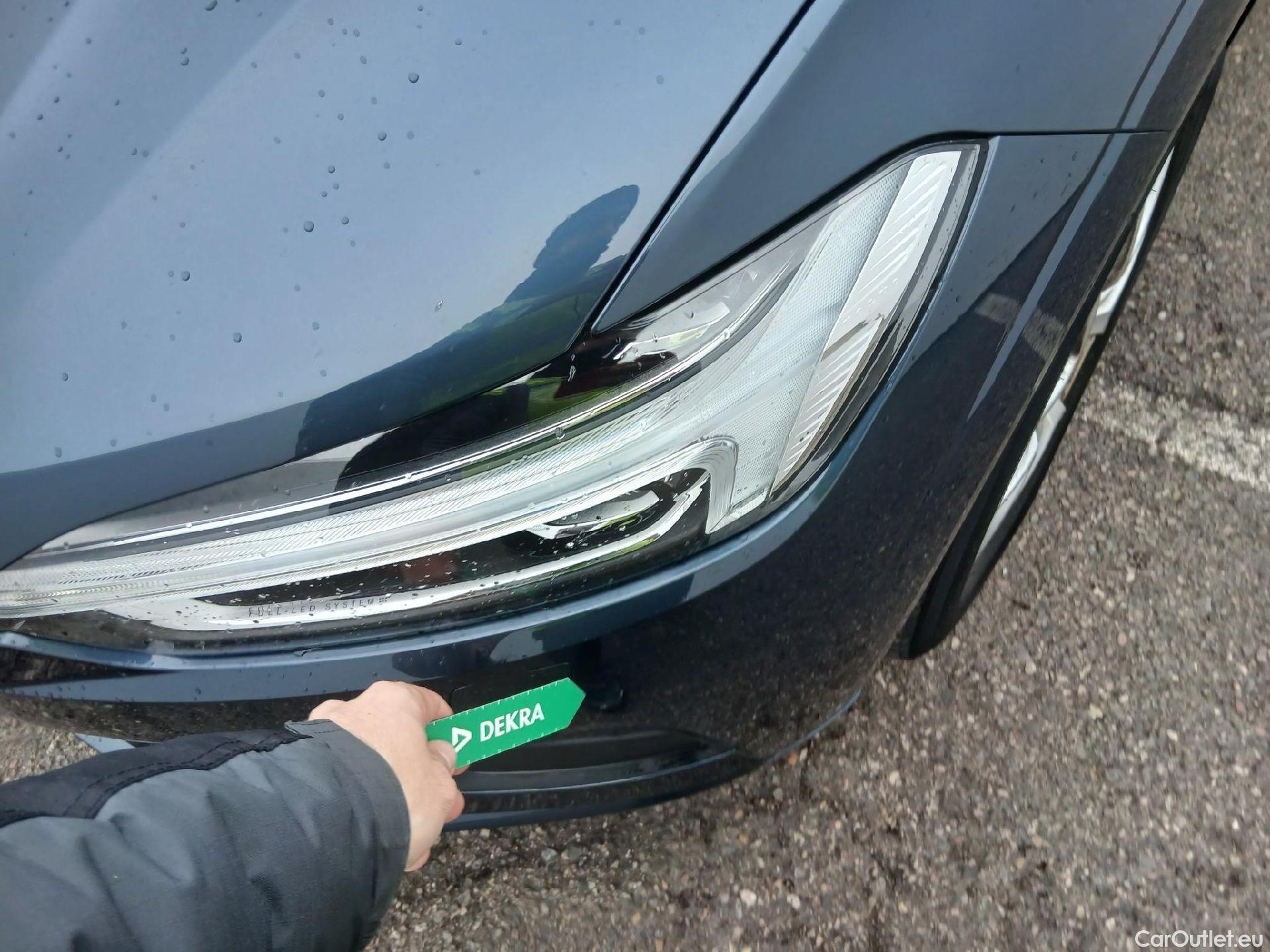  Volvo  XC60 VOLVO  / 2017 / 5P / todoterreno 2.0 B4 D4 AWD Business Plus Auto #1