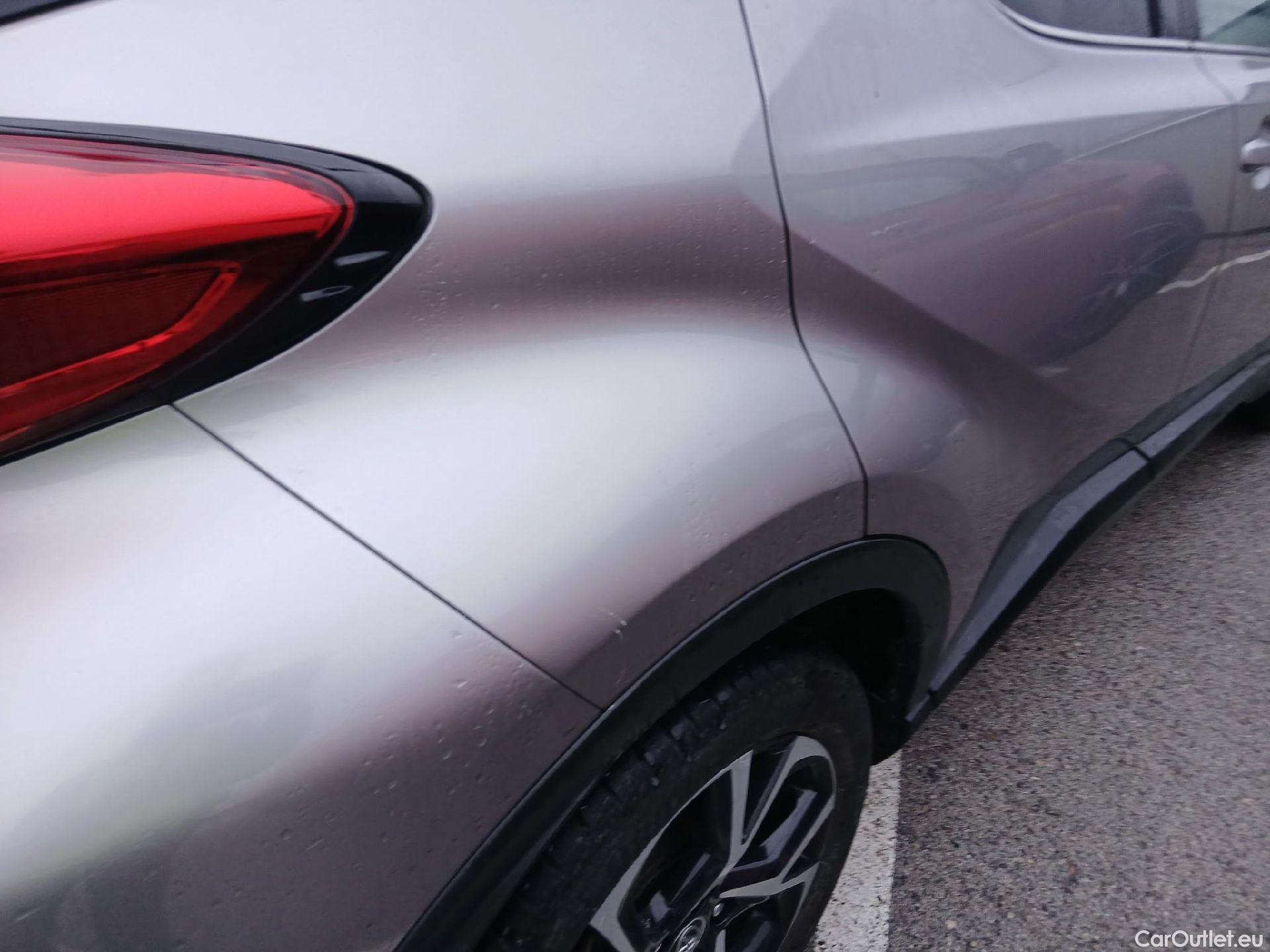  Toyota  C-HR TOYOTA  / 2016 / 5P / todoterreno 1.8 125H Advance (CX) #19