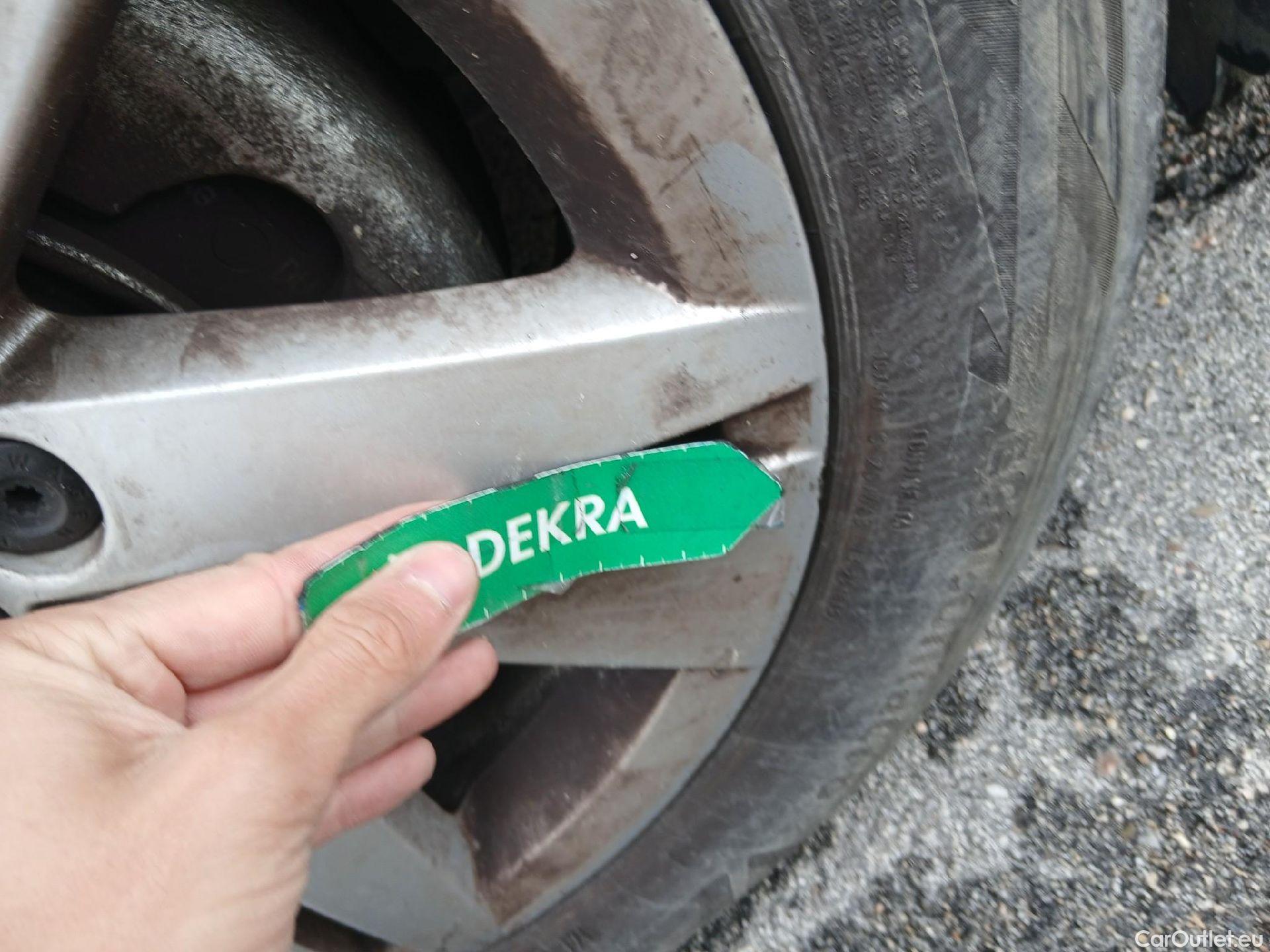  Volkswagen  Golf  VOLKSWAGEN / 2020 / 5P / berlina con portón 2.0 TDI 85kW (115CV) #42