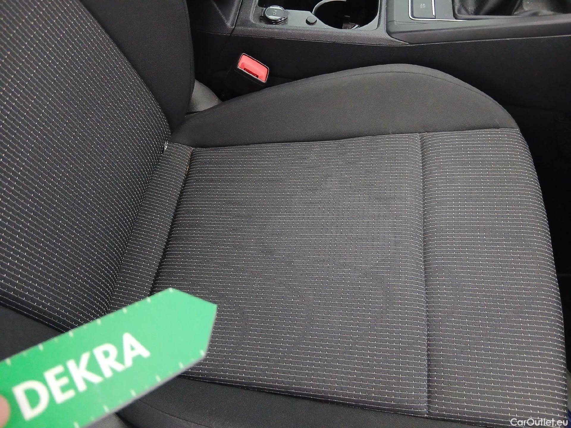  Volkswagen  Golf  VOLKSWAGEN / 2020 / 5P / berlina con portón 2.0 TDI 85kW (115CV) #15