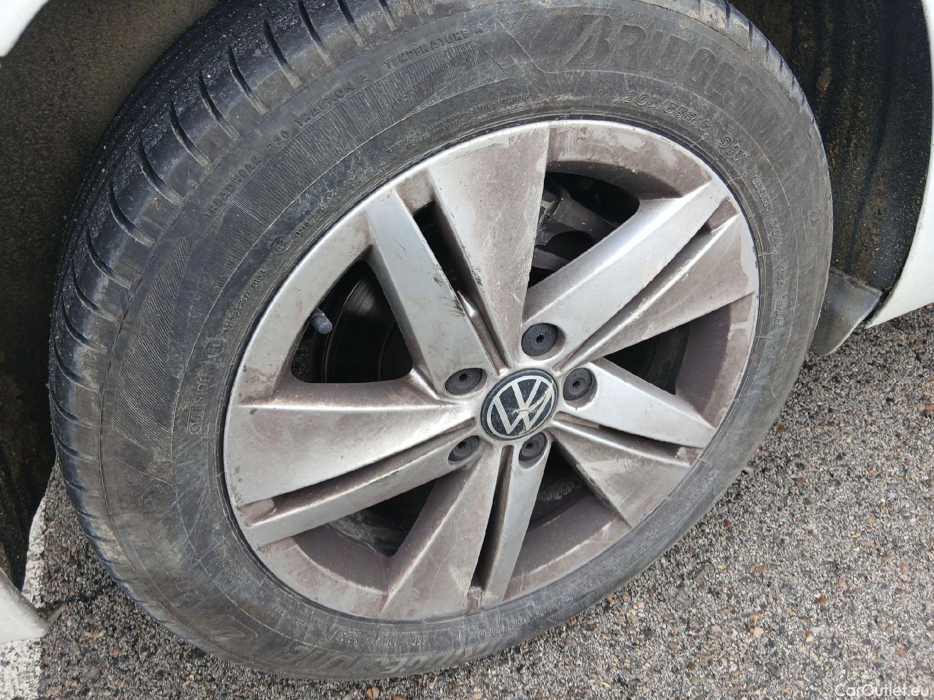  Volkswagen  Golf  VOLKSWAGEN / 2020 / 5P / berlina con portón 2.0 TDI 85kW (115CV) #33