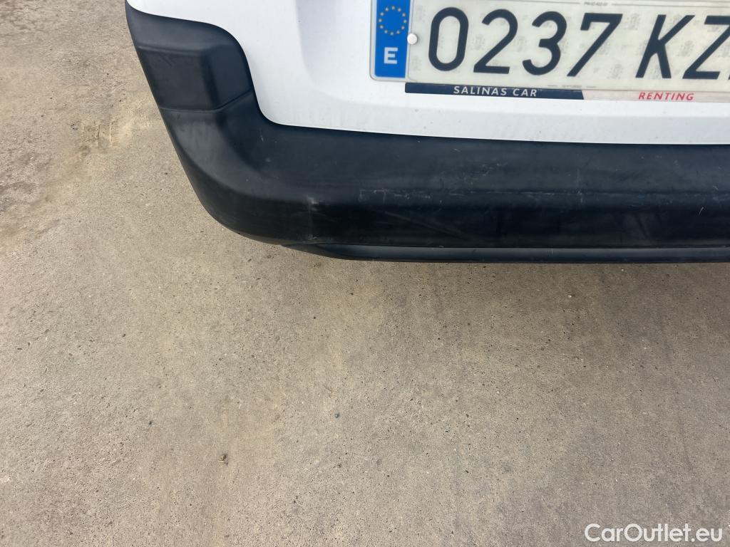  Citroen  Berlingo CITROEN  / 2018 / 4P / combi Talla M BlueHDi 100 LIVE (AC) #13