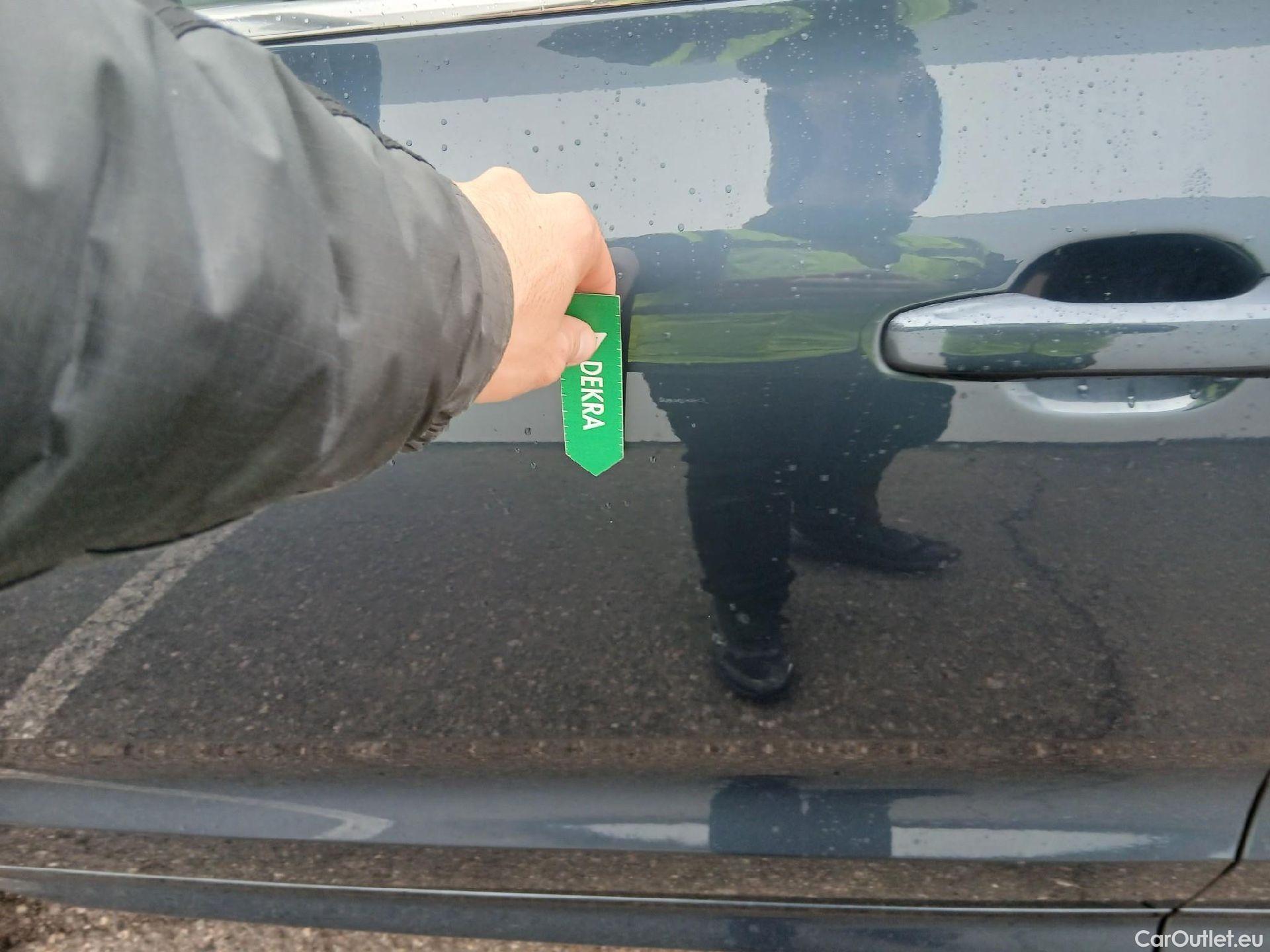  Volvo  XC60 VOLVO  / 2017 / 5P / todoterreno 2.0 B4 D4 AWD Business Plus Auto #3