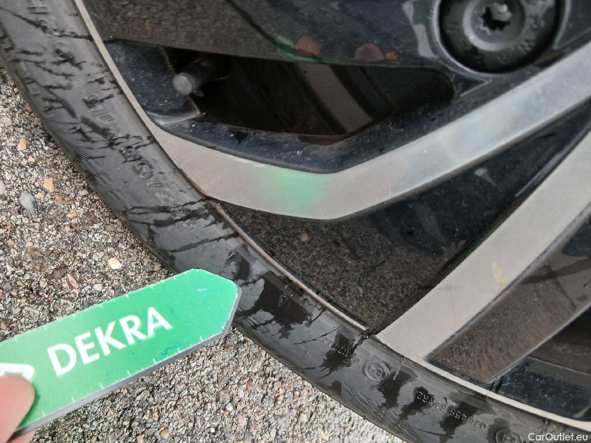  Volkswagen  Polo VOLKSWAGEN  / 2021 / 5P / berlina con portón Life 1.0 TSI 70kW (95CV) #1