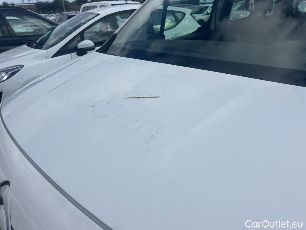  Citroen  Berlingo CITROEN  / 2018 / 4P / combi Talla M BlueHDi 100 LIVE (AC) #24