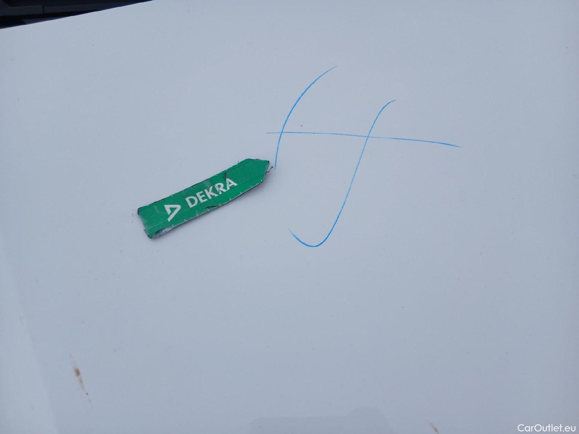  Volkswagen  Golf  VOLKSWAGEN / 2020 / 5P / berlina con portón 2.0 TDI 85kW (115CV) #4