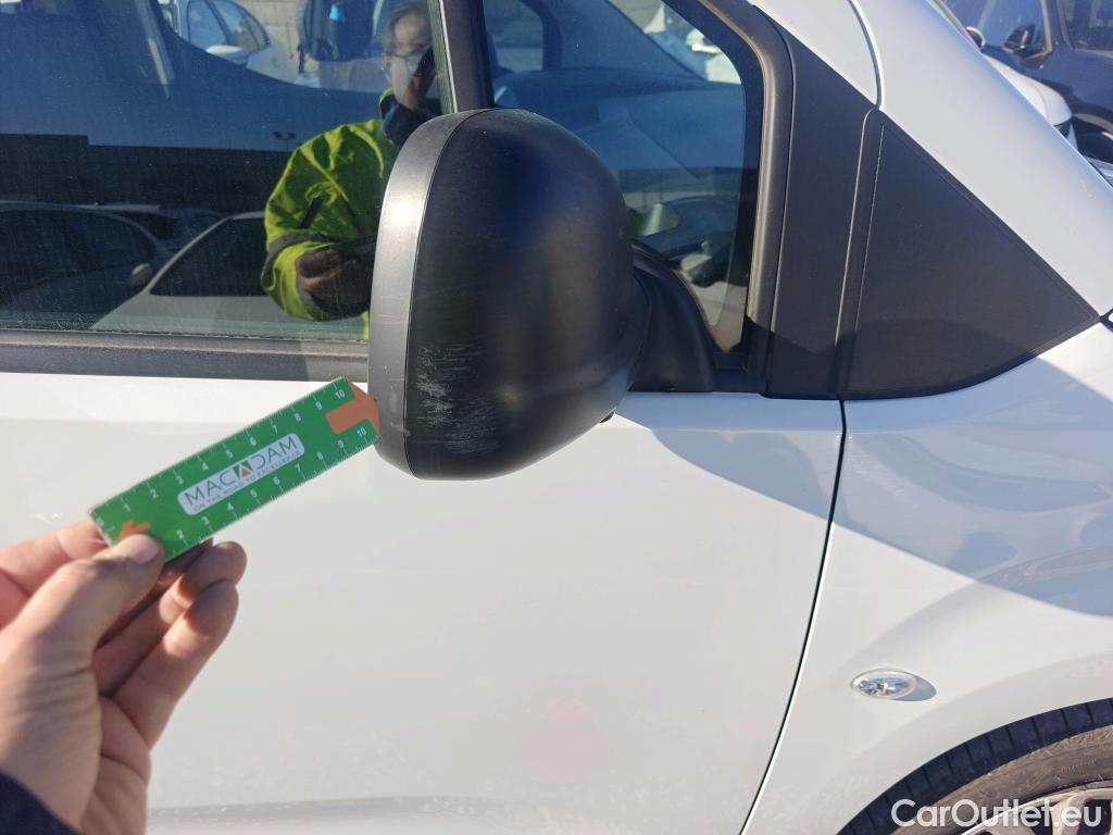  Citroen  Berlingo CITROEN  / 2018 / 4P / monovolumen compacto Talla M BlueHDi 100 S&S LIVE PACK #30