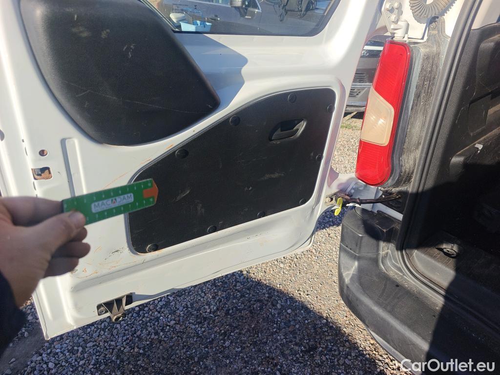  Citroen  Berlingo CITROEN  / 2018 / 4P / monovolumen compacto Talla M BlueHDi 100 S&S LIVE PACK #22