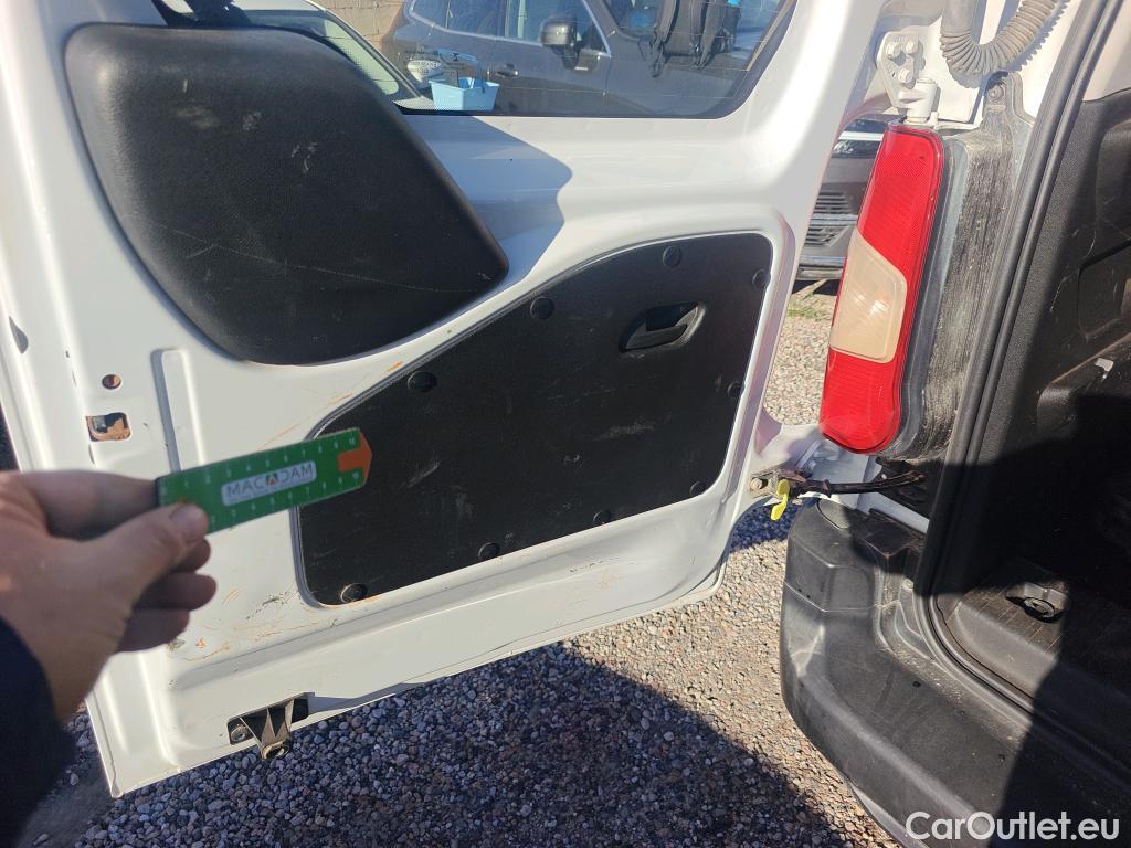  Citroen  Berlingo CITROEN  / 2018 / 4P / monovolumen compacto Talla M BlueHDi 100 S&S LIVE PACK #21