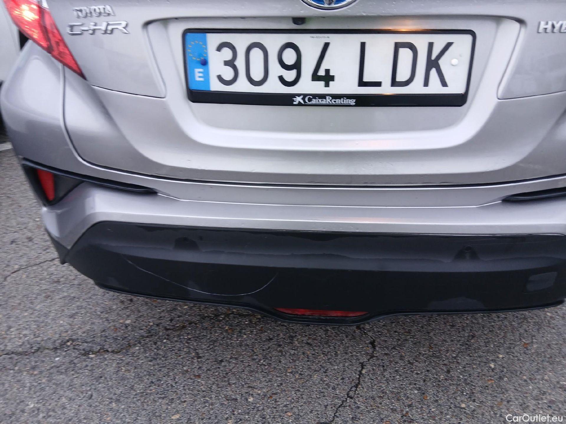  Toyota  C-HR TOYOTA  / 2016 / 5P / todoterreno 1.8 125H Advance (CX) #18