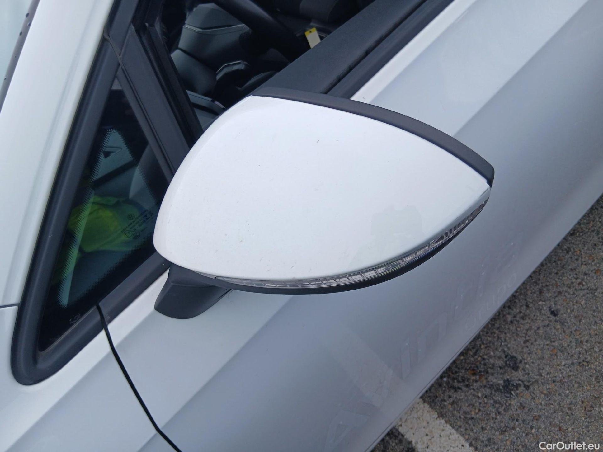  Volkswagen  Golf  VOLKSWAGEN / 2020 / 5P / berlina con portón 2.0 TDI 85kW (115CV) #8