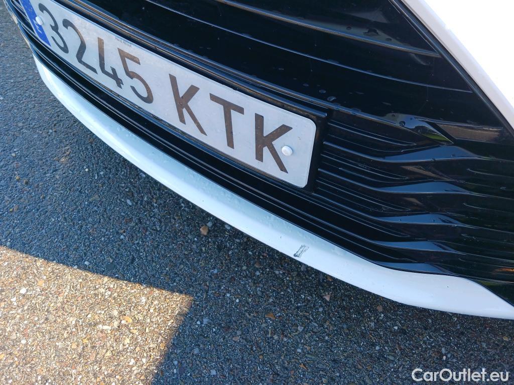  Toyota  Yaris TOYOTA  / 2017 / 5P / berlina con portón 1.5 Hybrid Active #24