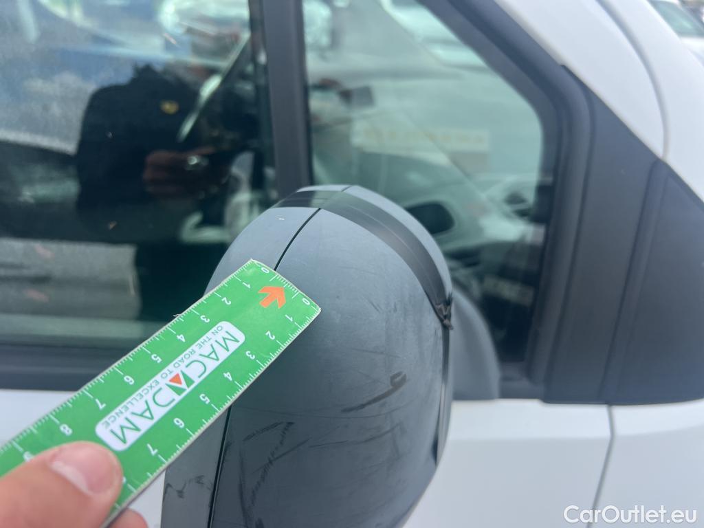  Citroen  Berlingo CITROEN  / 2018 / 4P / combi Talla M BlueHDi 100 LIVE (AC) #29