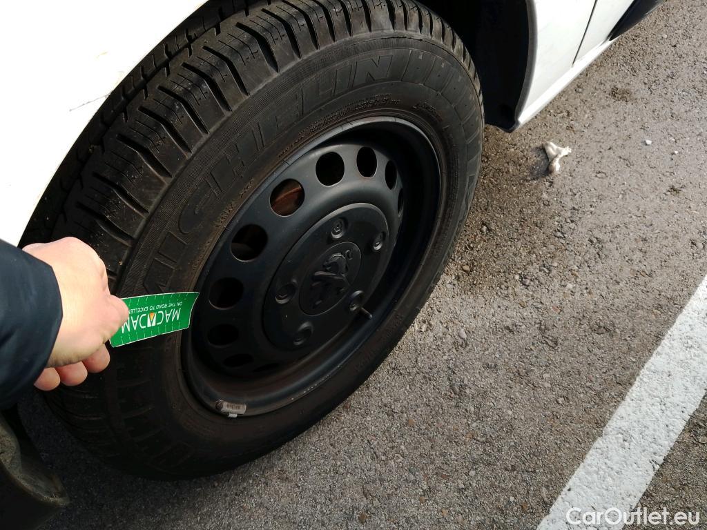  Peugeot  Expert PEUGEOT  / 2016 / 4P / furgón Furgón Premium 1.5 BlueHDi 100 Standard (AC) #16