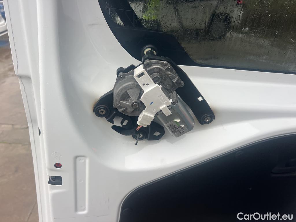  Peugeot  RIFTER PEUGEOT  / 2018 / 5P / monovolumen compacto Active Long BlueHDi 73kW #12