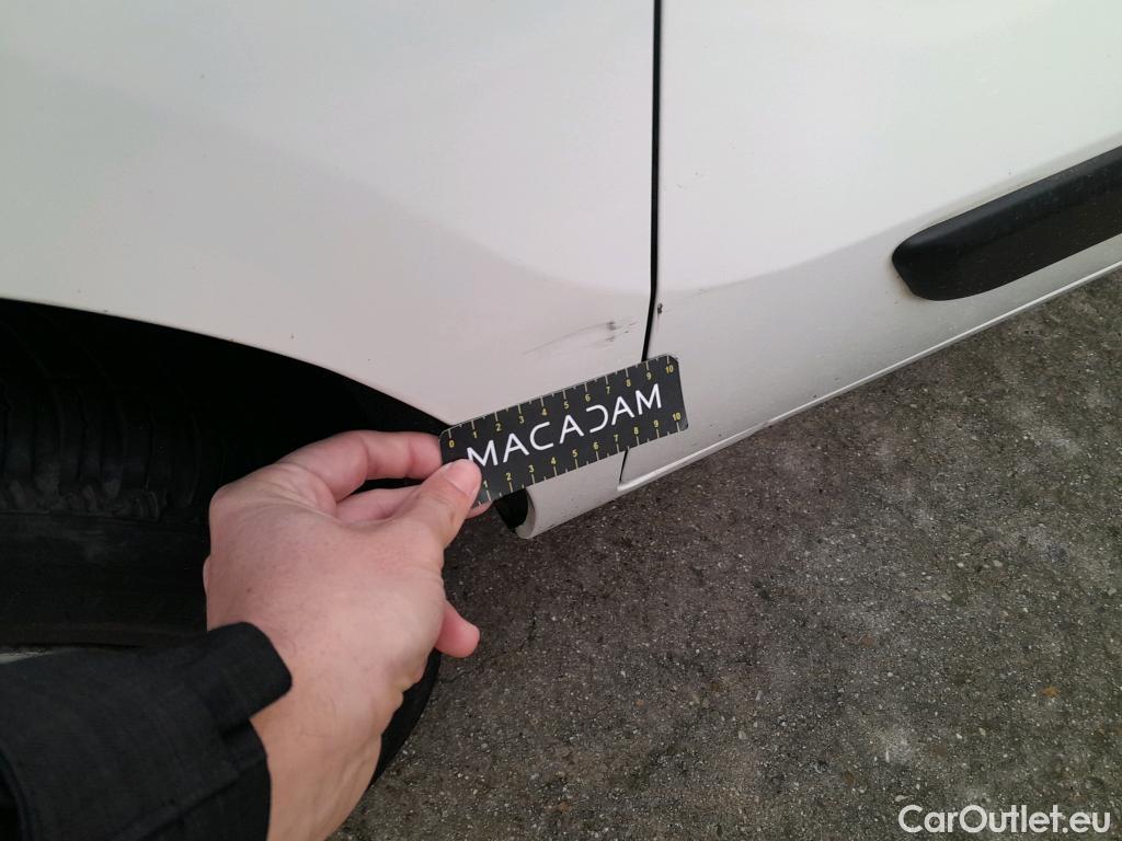  Fiat  Fiorino FIAT  / 2016 / 3P / furgón derivado de turismo Cargo Base 1.4 Natural Power 51kW (70CV)  #8