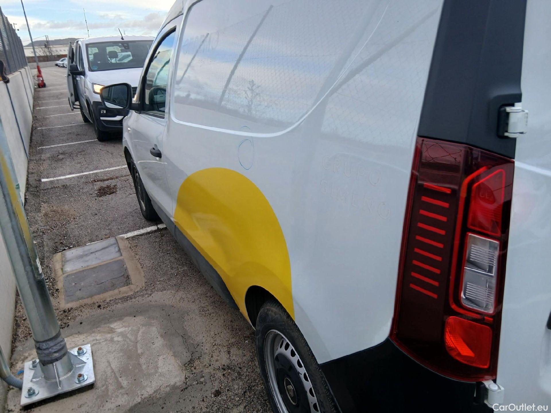  Renault  EXPRESS RENAULT  / 2021 / 4P / furgón derivado de turismo Confort 1.5 Blue dCi 55 kW (75 cv) #18