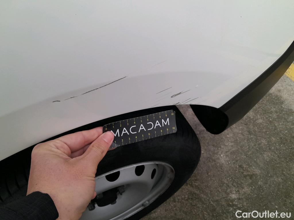  Fiat  Fiorino FIAT  / 2016 / 3P / furgón derivado de turismo Cargo Base 1.4 Natural Power 51kW (70CV)  #2